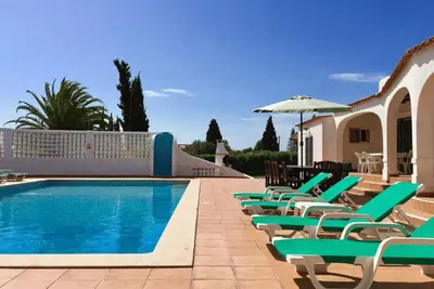 Image de Luxury Algarve Villa | 4 Bedrooms | Casa do Luar Mágico | Sea Views & Perfect for Families | Carvoeiro