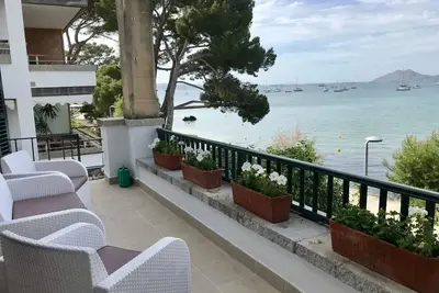 Sea front partment on Puerto Pollensa Pinewalk, Kika