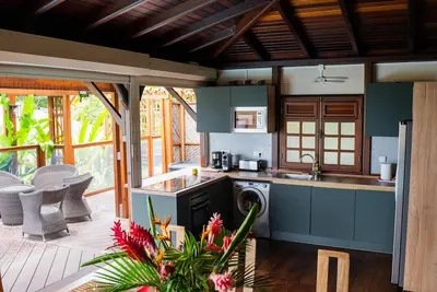Image de Villa Désirable pour 8 avec piscine et spa privés