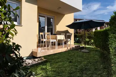 Image de New Apartment for 4 people (2 bedrooms) - Umag - Ground floor