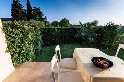 Image de New Apartment for 4 people (2 bedrooms) - Umag - Ground floor