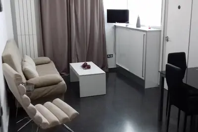 Image de Appartement-Moderne-Sdb privée avec douche-de dos niveles