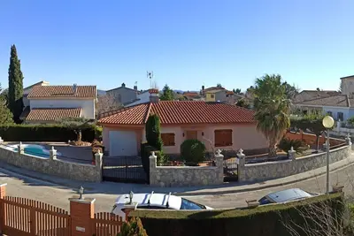 Image de House With Pool, Barbecue And Garden, All For Exclusive Use.