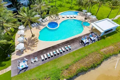 Image de Beachfront apartment, 2bd 2bth, sea views, in gated resort with pool and gym