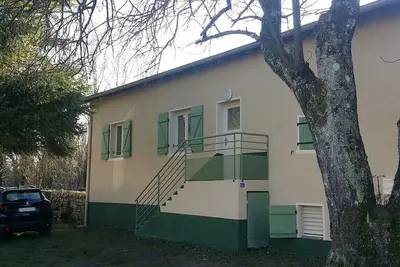 Image de Maison individuelle 1 chambre, 1 Sdb, grand jardin clos et terrasse