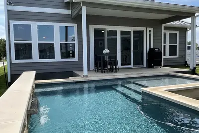 Image de Lake Lbj Getaway with Private Pool & Boat Slip