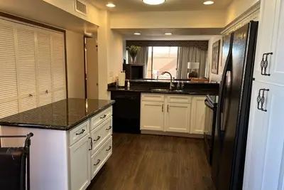 Image de Townhouse in Pv, Scottsdale, 2300 sqft. , Sleeps 6, 3bd\/2. 5 Bath, Pool & Lake