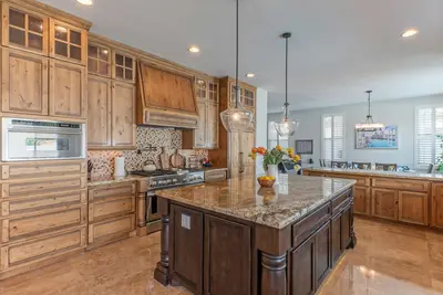 Image de Amalfi Coast in Scottsdale- Heated pool, Foam pit & indoor playhouse