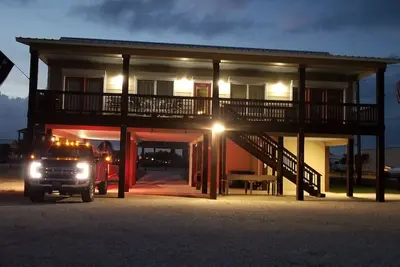 Image de Location, Location! ! Only Steps to Froggies Boat Ramp and Bait dock