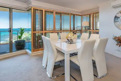 Image de Le Point 702 - Luxury and Views!