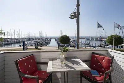 Image de 2-room vacation apartment starboard with balcony at the marina in Grömitz