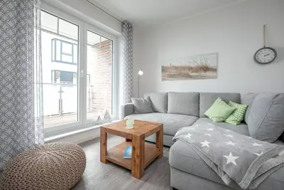Vacation apartment Traumland with balcony at Blankwasserweg 11 in Grömitz