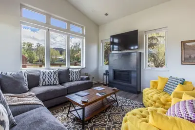 Image de In the Heart of Ridgway- Amazing View- Ac- Pet Friendly- Private Master