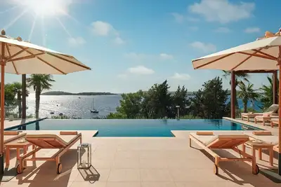Image de Luxury Villa Hvar Deluxe Palace I with private heated pool and sauna by the beach at island of Hvar