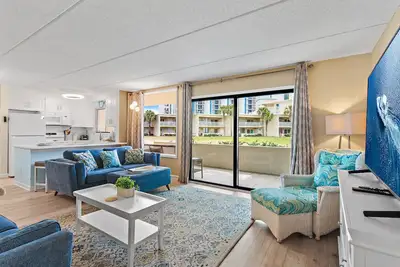 Image de Newly renovated! ! New washer and dryer!