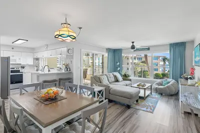 Image de Newly updated! ! 2 Bed 2 Bath Beach View!