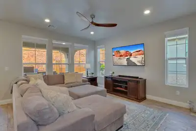 Image de Escondido 2275, Sleeps 20, Ping Pong Table, Bbq - near Sand Hollow, and Quail Creek