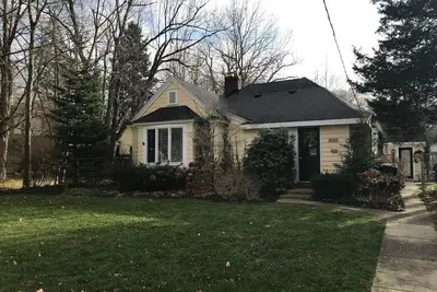 Image de Butterfly Cottage - Unique Cottage located in Historic Downtown Saugatuck