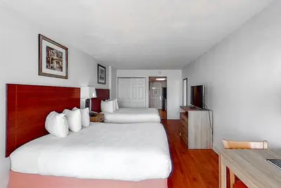 Image de 3rd Floor Oceanfront Snowbird Friendly Studio w/ Shared Hot Tub/Pool, Ac, WiFi