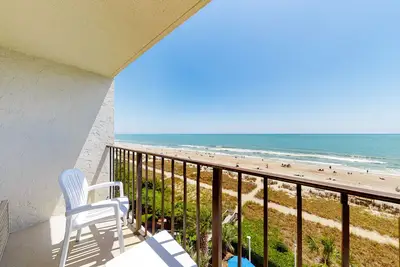 Image de Carolinian Beach Resort 6th-floor oceanfront studio with Ac, pool, & hot tub