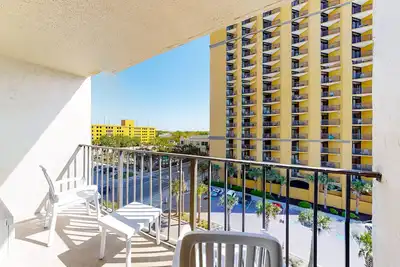 Image de Carolinian Beach Resort 6th-floor studio with pool, hot tub, & Ac