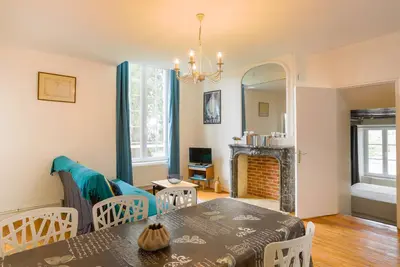 Gîte Confortable dans Château Xvii siècle