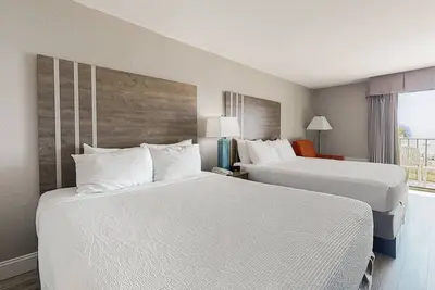 Image de 2nd-floor oceanfront studio with pool, lazy river & hot tub