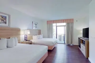 Image de 2nd Floor Partial Coast View Studio w/ Ac, Pool/Hot Tub, WiFi