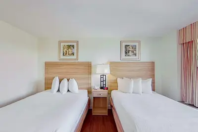 Image de 4th-Floor, Partial Coast View Studio w/ Ac, Shared Pool/Hot Tub & WiFi