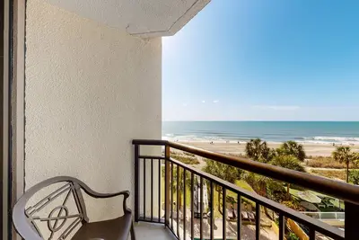 Image de 4th-floor ocean-view studio with pool, hot tub, WiFi & Ac - snowbirds Ok