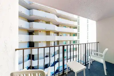 Image de Carolinian Beach Resort 7th-floor studio with pool, hot tub, & Ac