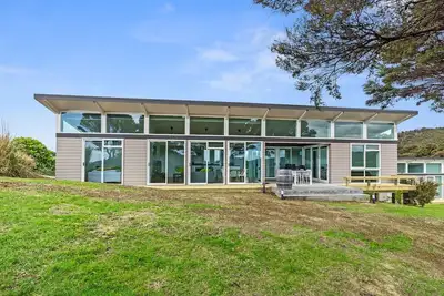 Image de Paroa Bay Chalets - Te Whare Tui