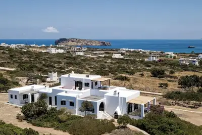 Image de Traditional Villa 5-min walk to the beach