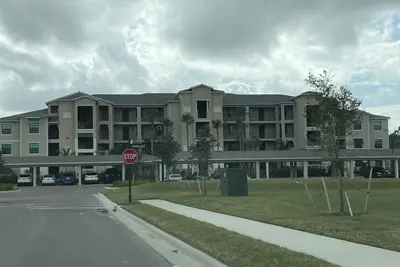 Image de New, fully furnished 2bed/2bath condo directly on Lakewood National Gc.