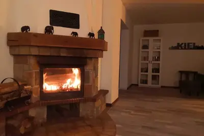 Image de Vacation home on the edge of the forest with fireplace and gym