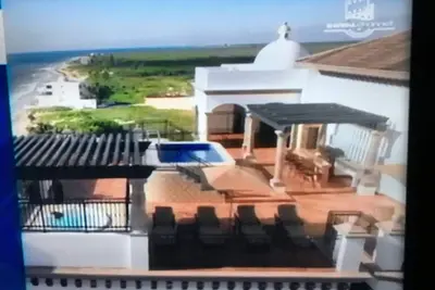 Image de Easter ‘24 Luxury Penthouse Villa with Private Roof Top Pool, Jacuzzi, Bar Area,