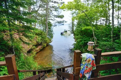 Image de Hidden Cove Washburn Lake Home. Sleeps 6.