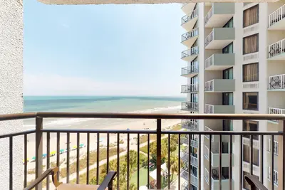 Image de 9th-floor oceanfront with pool, hot tub & beach access - dog-friendly
