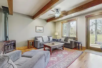 Image de Dog-Friendly, Golf Course Townhouse with Free WiFi & Cozy Gas Fireplace