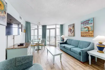 Image de 10th-floor partial ocean-view snowbird-friendly condo with W/D & Ac