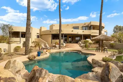 Image de Happy Valley Hideaway | Resort-like home with amazing views & walking distance to hiking trails!