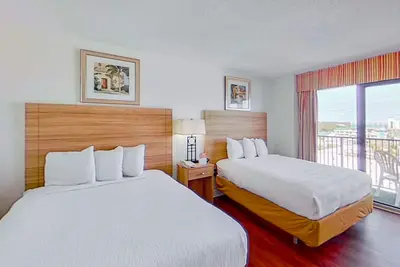 Image de 8th Floor Partial Coast View Studio w/ Pool/Hot Tub, Ac, WiFi