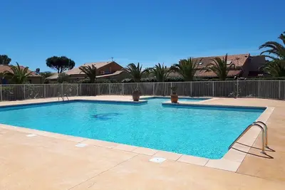 Image de Villa 4 pers en résidence avec piscine, face à la plage