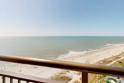 Image de 14th-floor oceanfront studio:Ac, pools, hot tubs, gym- dogs ok, snowbird friendly