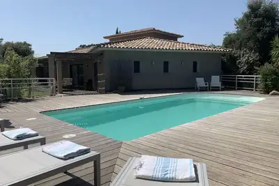 Image de Villa à Porto-Vecchio, piscine, climatisation, 4 chambres, 4 salles d’eau