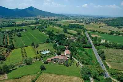 Image de Large spacious country villa in Cortona 7bed7bath with pool & gorgeous gardens