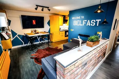 Image de Funky City Apartment | Free Secure Parking | Sleeps 4