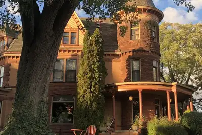 Image de Historical Landmark yesteryear Queen Anne Victorian Castle