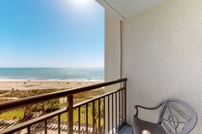 Image de 5th-floor oceanfront studio with WiFi, pool, hot tub & Ac - snowbird-friendly