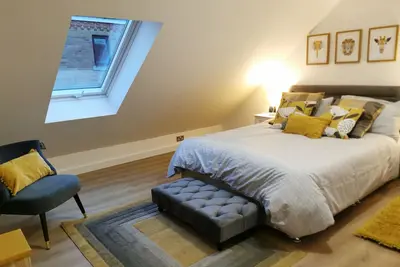 Image de Première Classe-Appartement-Salle de bain privée séparée-Vue sur la cour-2 be. . .